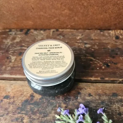 Charcoal face scrub with activated charcoal and lavender on rustic wood – Velvet & Grit by Backyard Bees