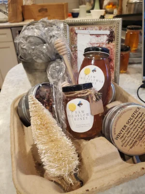 tea and honey display with bottle brush cream tree