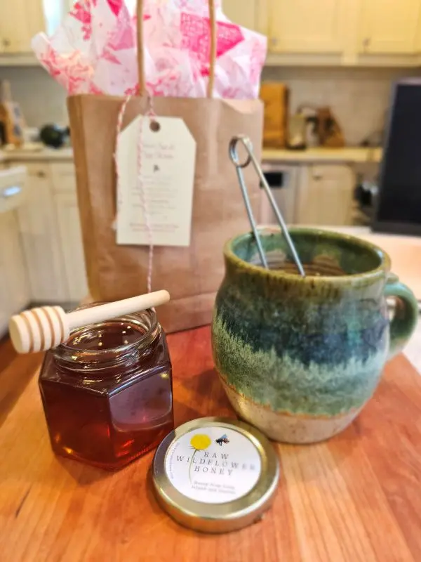 Take-Tea-And-See-Holiday-Edition Take Tea and See Holiday Edition – holiday tea and honey gift set