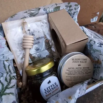 open box of the bee barefoot everyday gift set