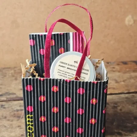 Sweet Little Things eco friendly Valentines Day gift with Green Earth Clay Mask