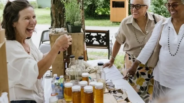 Conversations between a beekeeper and customers at a real farmers market in Nassau County